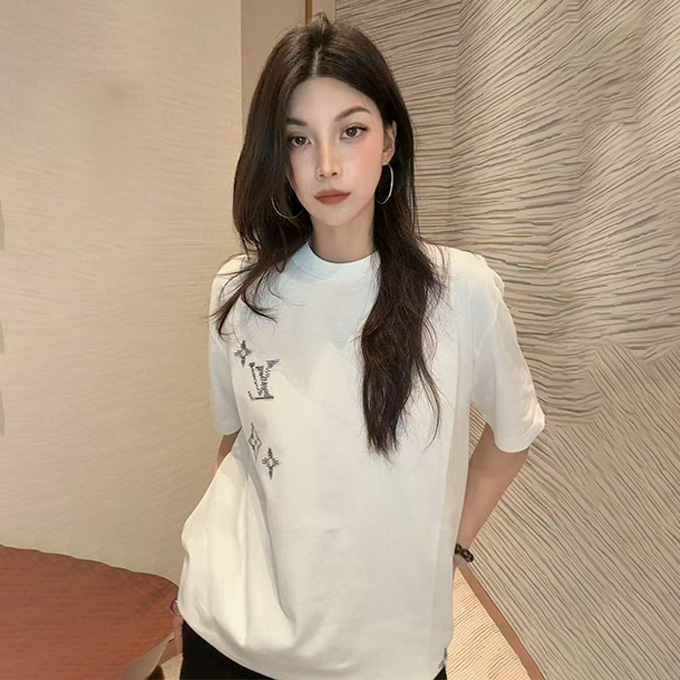 lv louis vuitton signature embroidered crew neck t-shirt